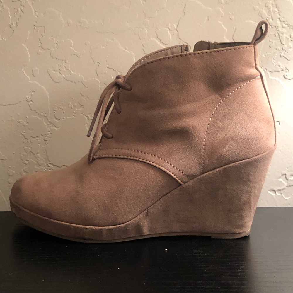 DV by Dolce Vita Suede Tan Wedges